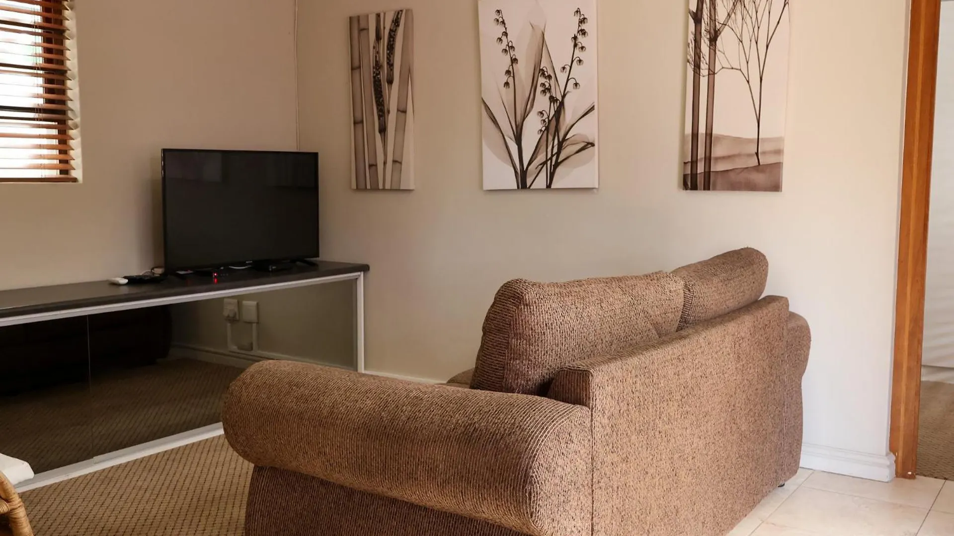 D'Urbanmist Self-Catering Guest House Durbanville 3*,  Νότια Αφρική